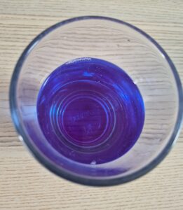 Lire la suite à propos de l’article Une petite molécule bleue aux remarquables effets bénéfiques : la phycocyanine !
